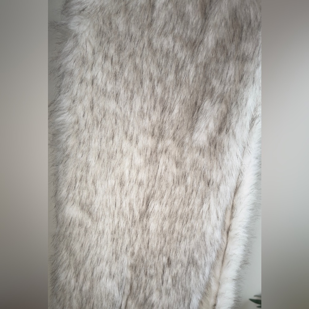 Luxurious Ivory Gray Faux Fur Vest Wrap Plush Cozy Layering Piece | OS | NWOT